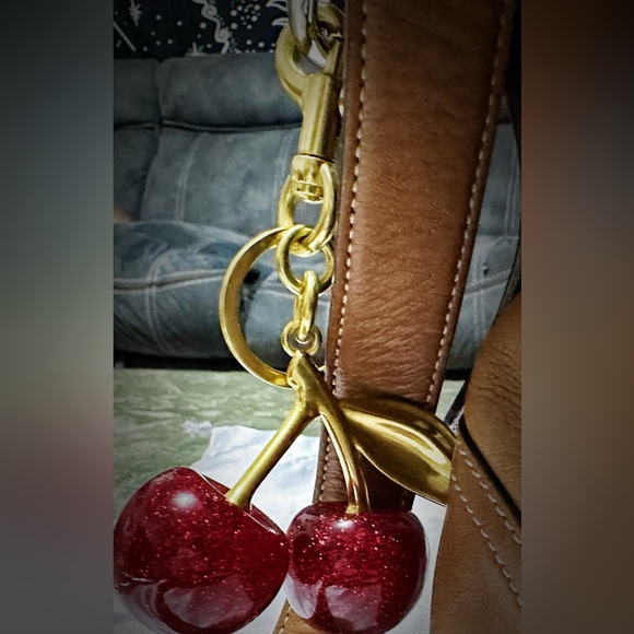 Vintage Coach soho shoulder Bag Tan Leather Drawstring Bag - Picture 9 of 16